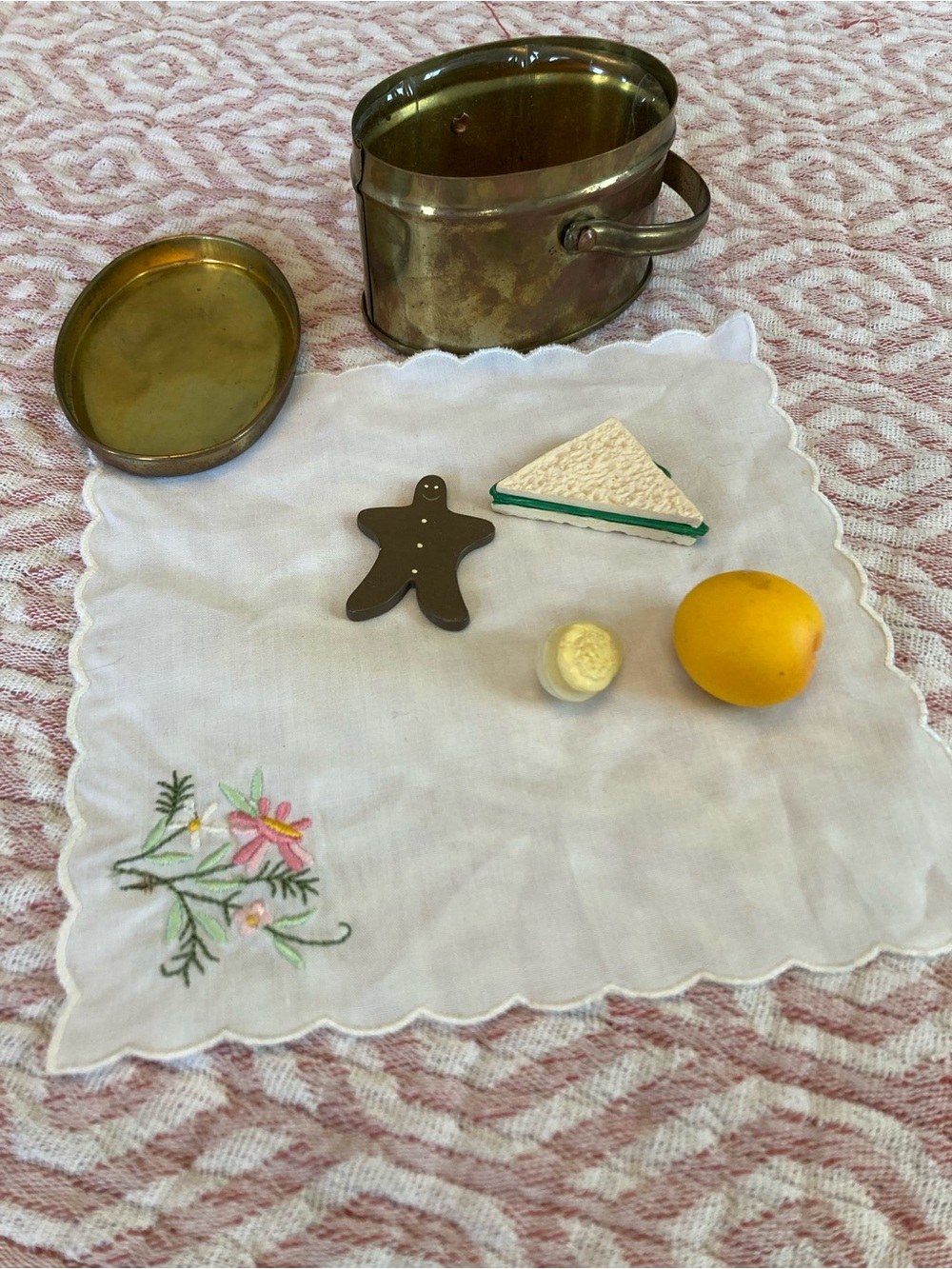 Pleasant Company American Girl Samantha’s School Lunch, Napkin and Pail Retired